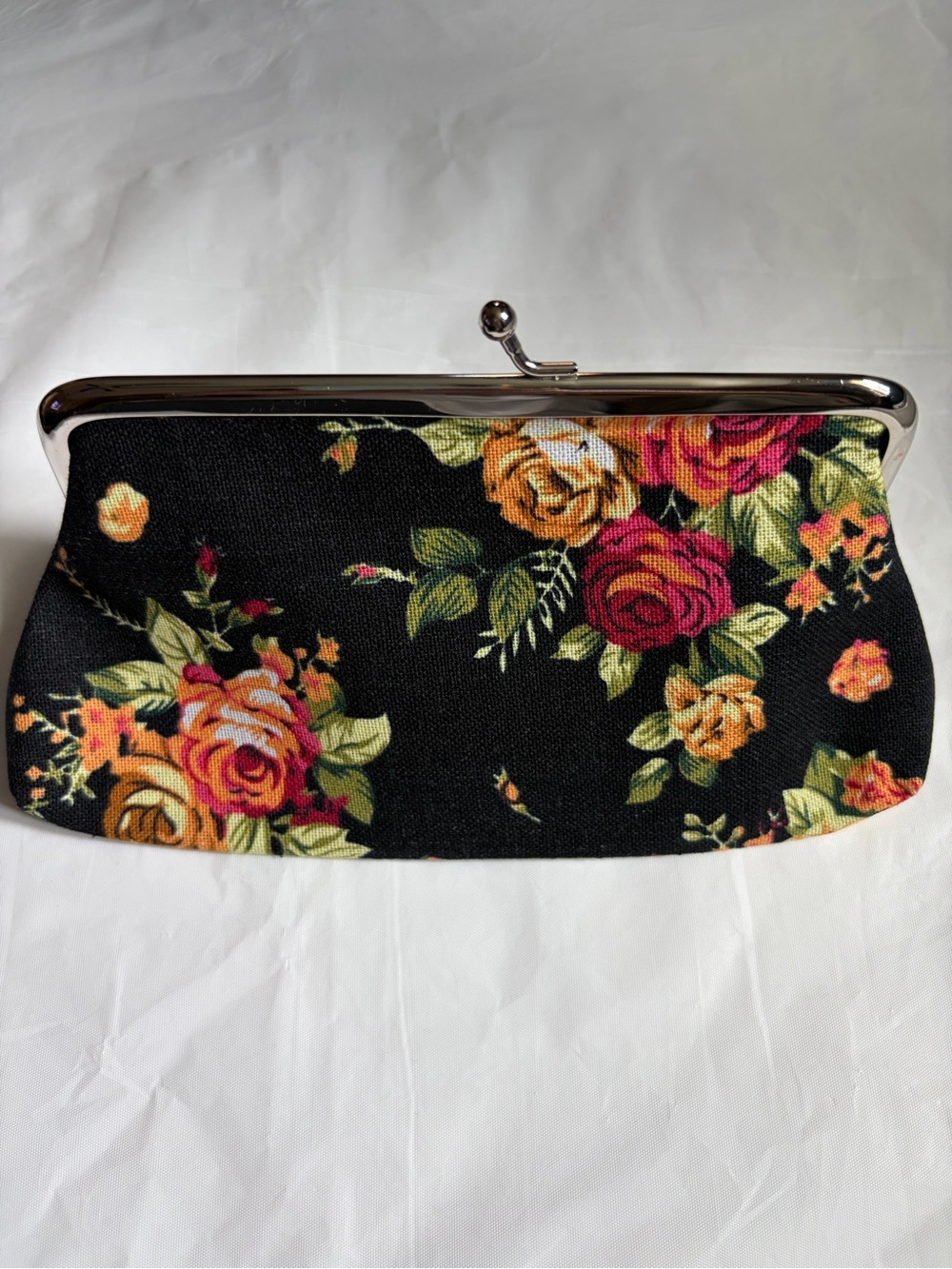 Elegant Floral Kiss Lock Coin Purse Canvas Clutch